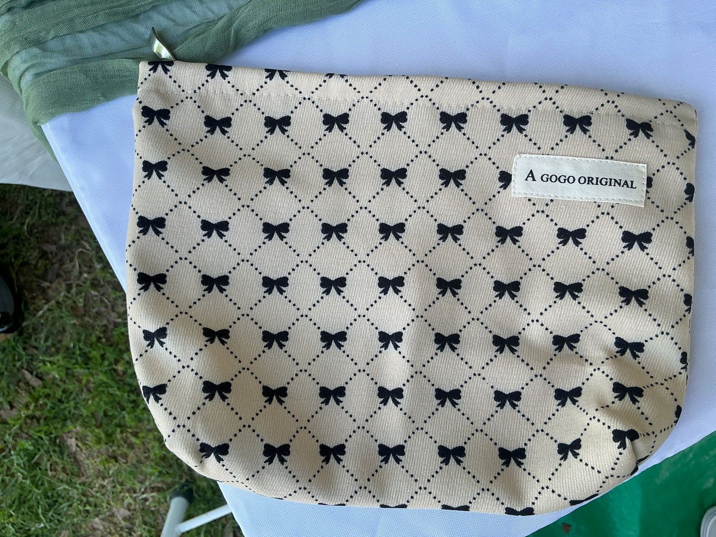 Cosmetic Bag | Beige Bows